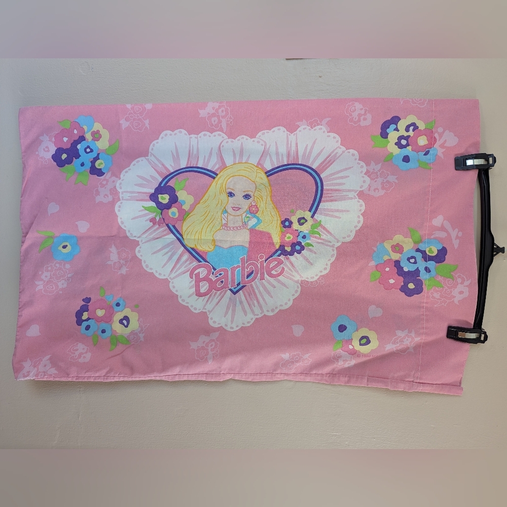 VINTAGE 1996 The Bibb Company Pink Floral Heart Barbie Pillowcase (1)